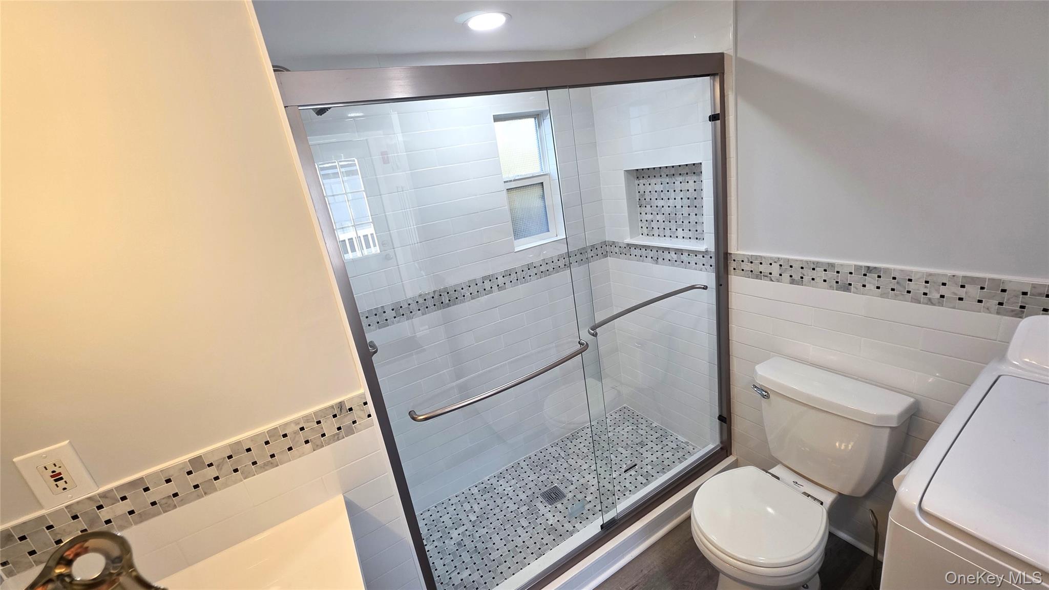 #8 photo, 13 Buttercup Drive, सफ़ोक काउंटी Bohemia , NY 11716