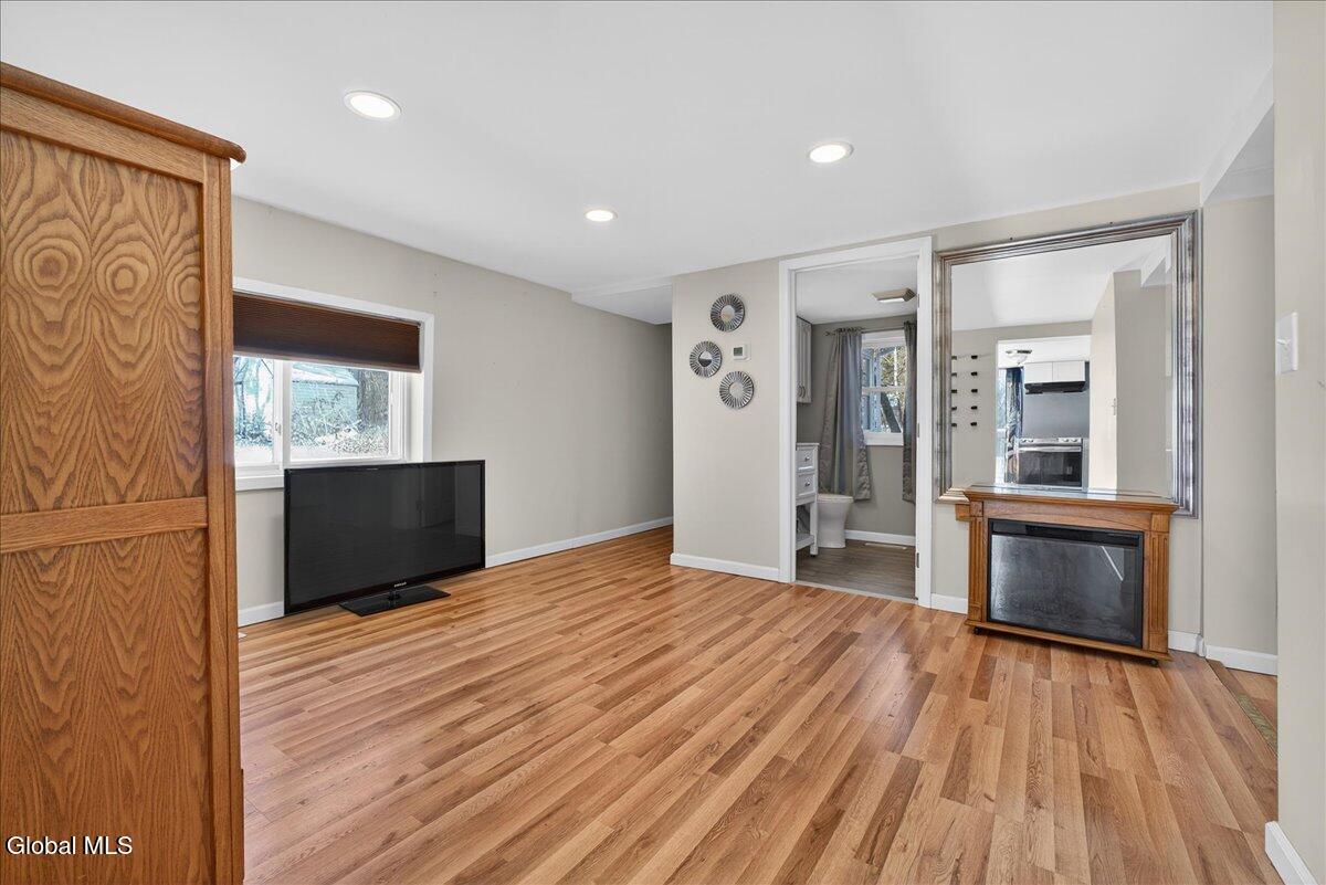 #11 photo, 1423 Washout Road, Glenville , NY 12302