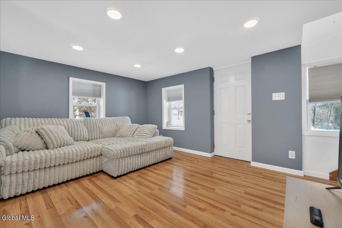 #5 photo, 1423 Washout Road, Glenville , NY 12302