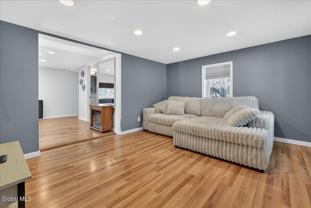 #7 photo, 1423 Washout Road, Glenville , NY 12302