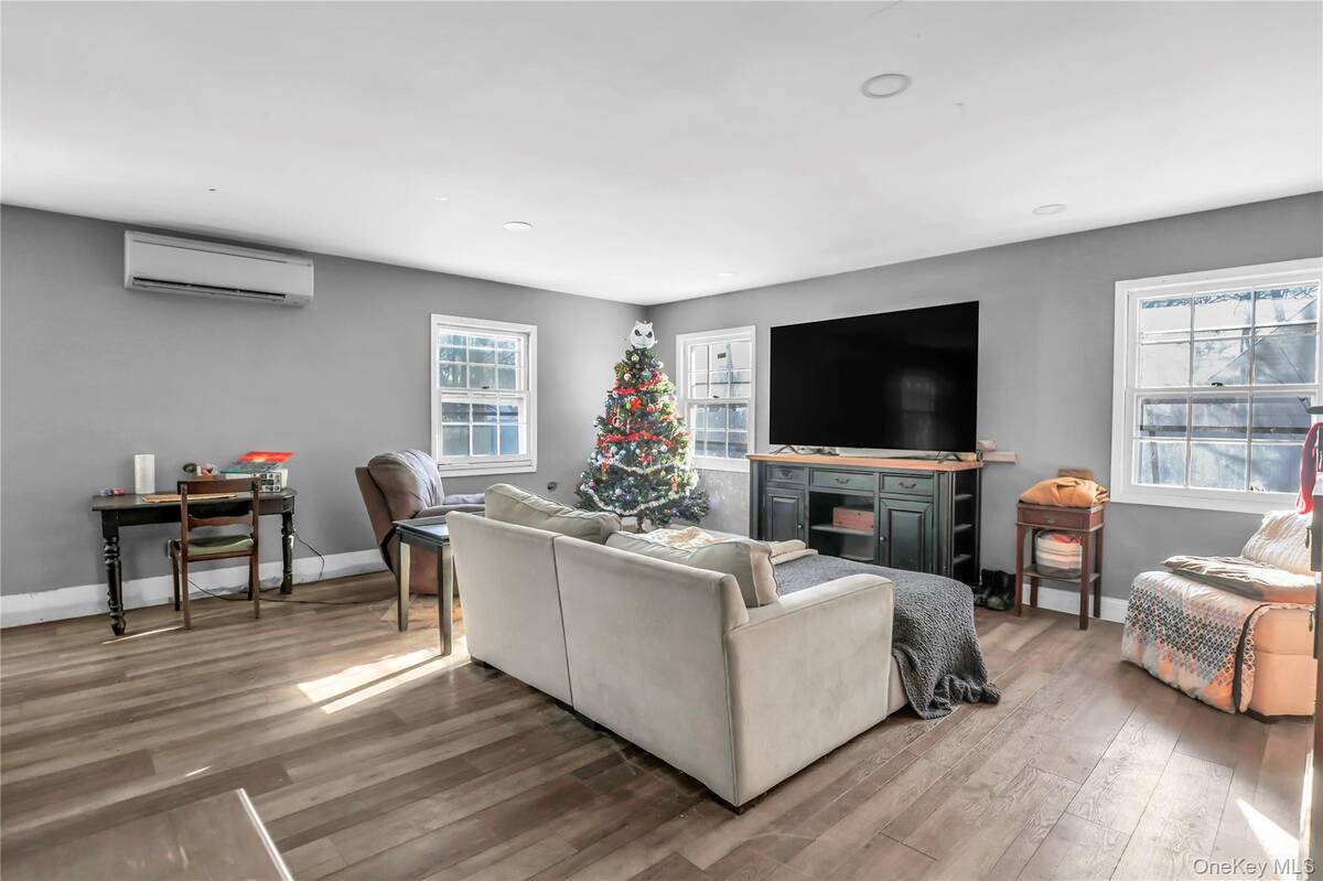 #1 photo, 11 Seward Ln, سوفولك Stony Brook , NY 11790