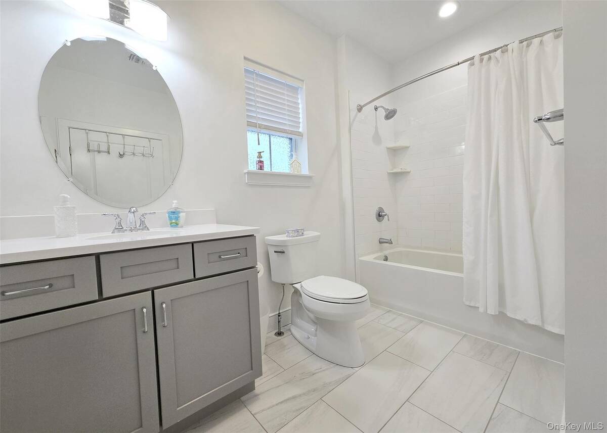 #11 photo, 20 Bayard Drive, सफ़ोक काउंटी Great River , NY 11730