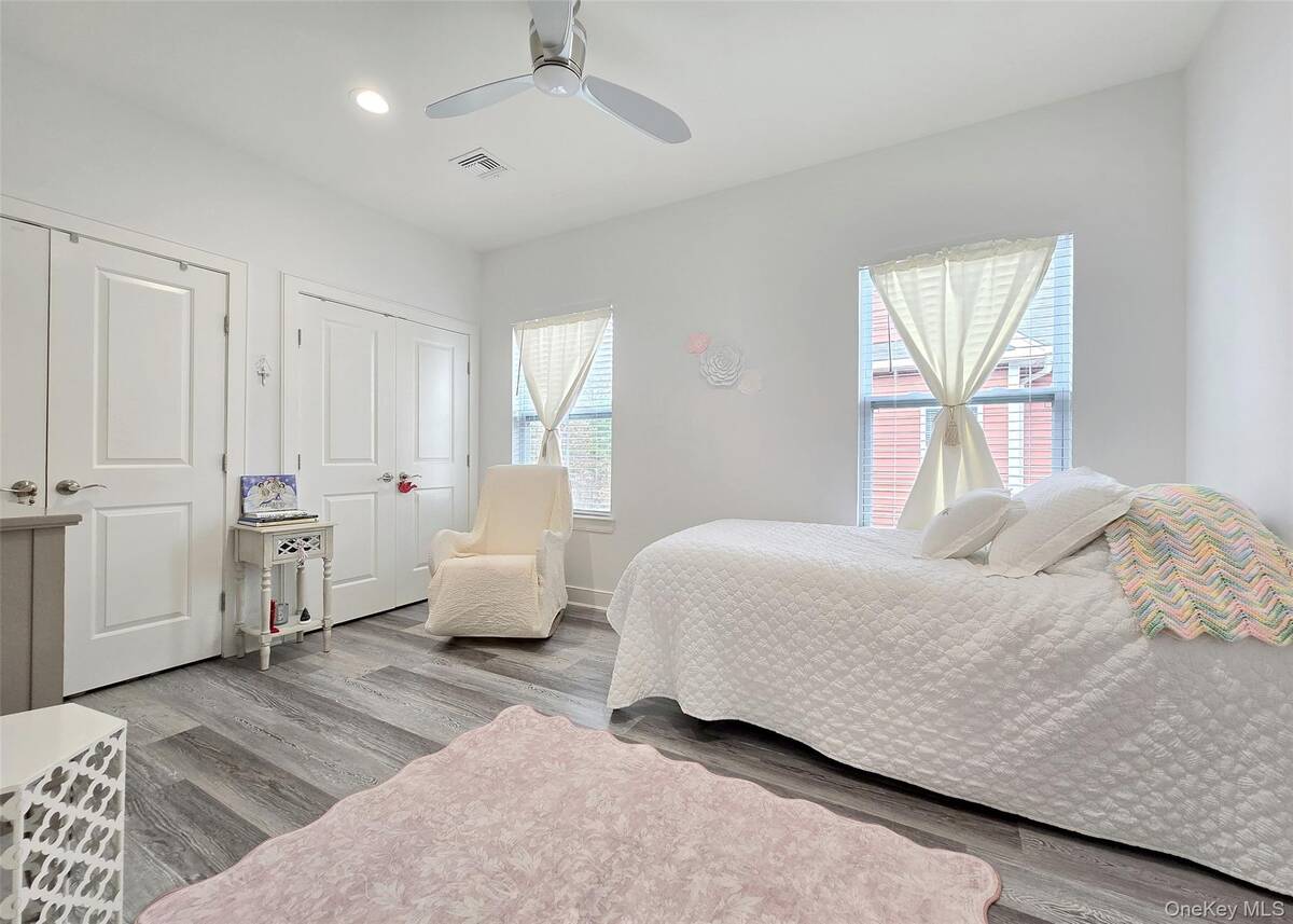 #12 photo, 20 Bayard Drive, सफ़ोक काउंटी Great River , NY 11730