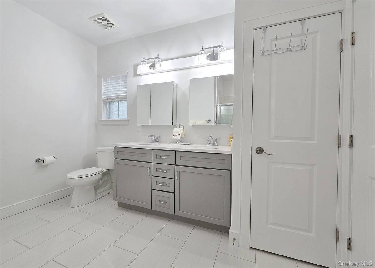 #18 photo, 20 Bayard Drive, सफ़ोक काउंटी Great River , NY 11730