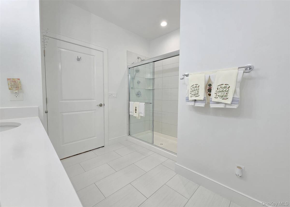 #19 photo, 20 Bayard Drive, सफ़ोक काउंटी Great River , NY 11730