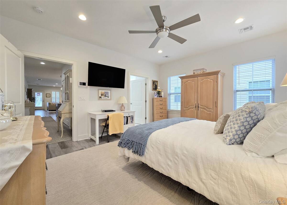 #22 photo, 20 Bayard Drive, सफ़ोक काउंटी Great River , NY 11730