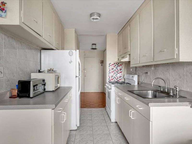 #7 photo, 2483 West 16 Street, #17F, Brookyn , NY 11214