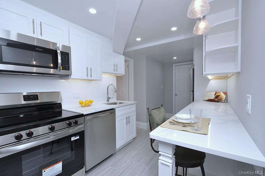 #3 photo, 105 Garth Road, Scarsdale , NY 10583