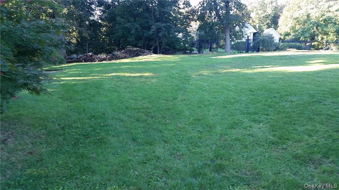 #4 photo, 22 Castle Walk, Scarsdale , NY 10583