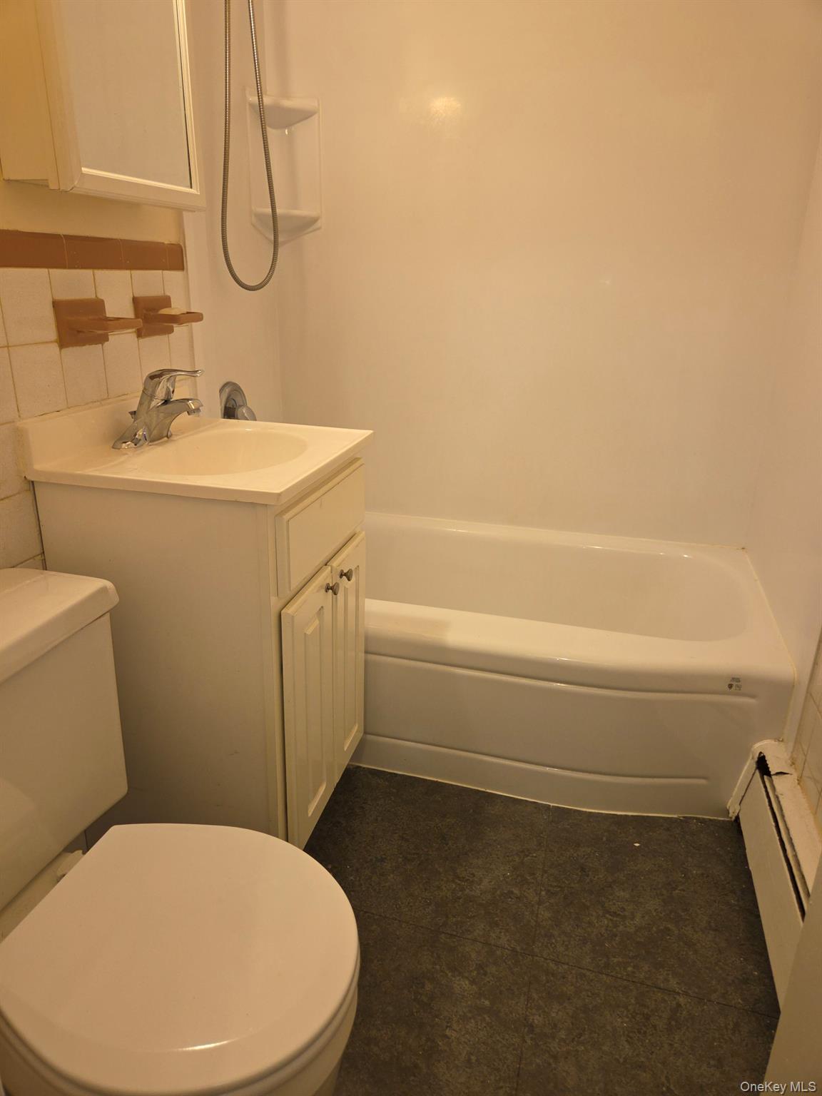 #4 photo, 259 N Newbridge Road, Levittown , NY 11756