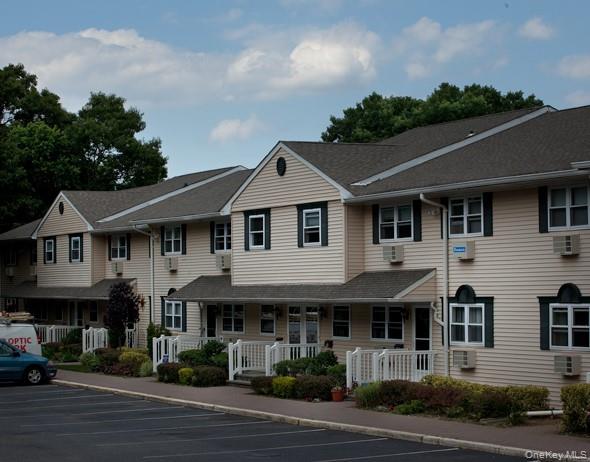 #1 photo, 280 Bellmore Avenue, מחוז סאפוק East Islip , NY 11730