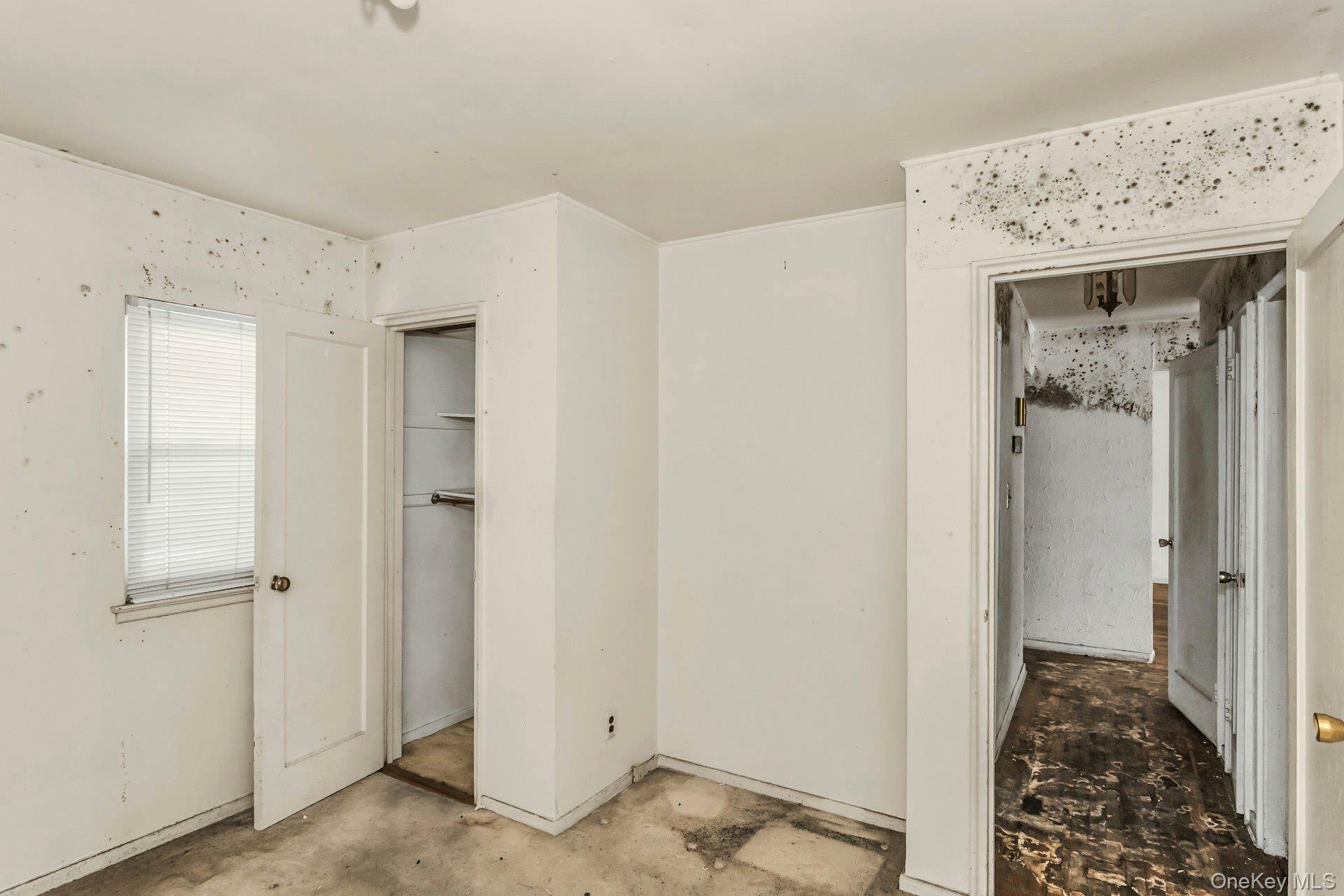 #12 photo, 5 Preston Lane, מחוז נסאו Hicksville , NY 11801