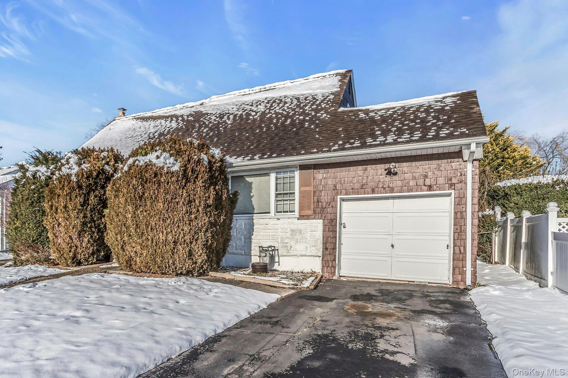 #2 photo, 5 Preston Lane, מחוז נסאו Hicksville , NY 11801