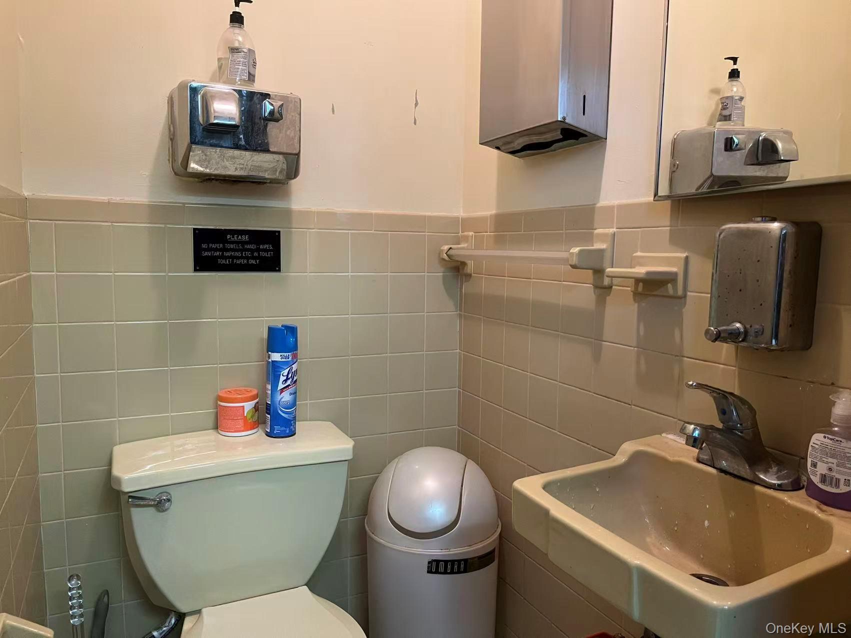 #4 photo, 142-01 37th Avenue, 皇后区 Flushing , NY 11354