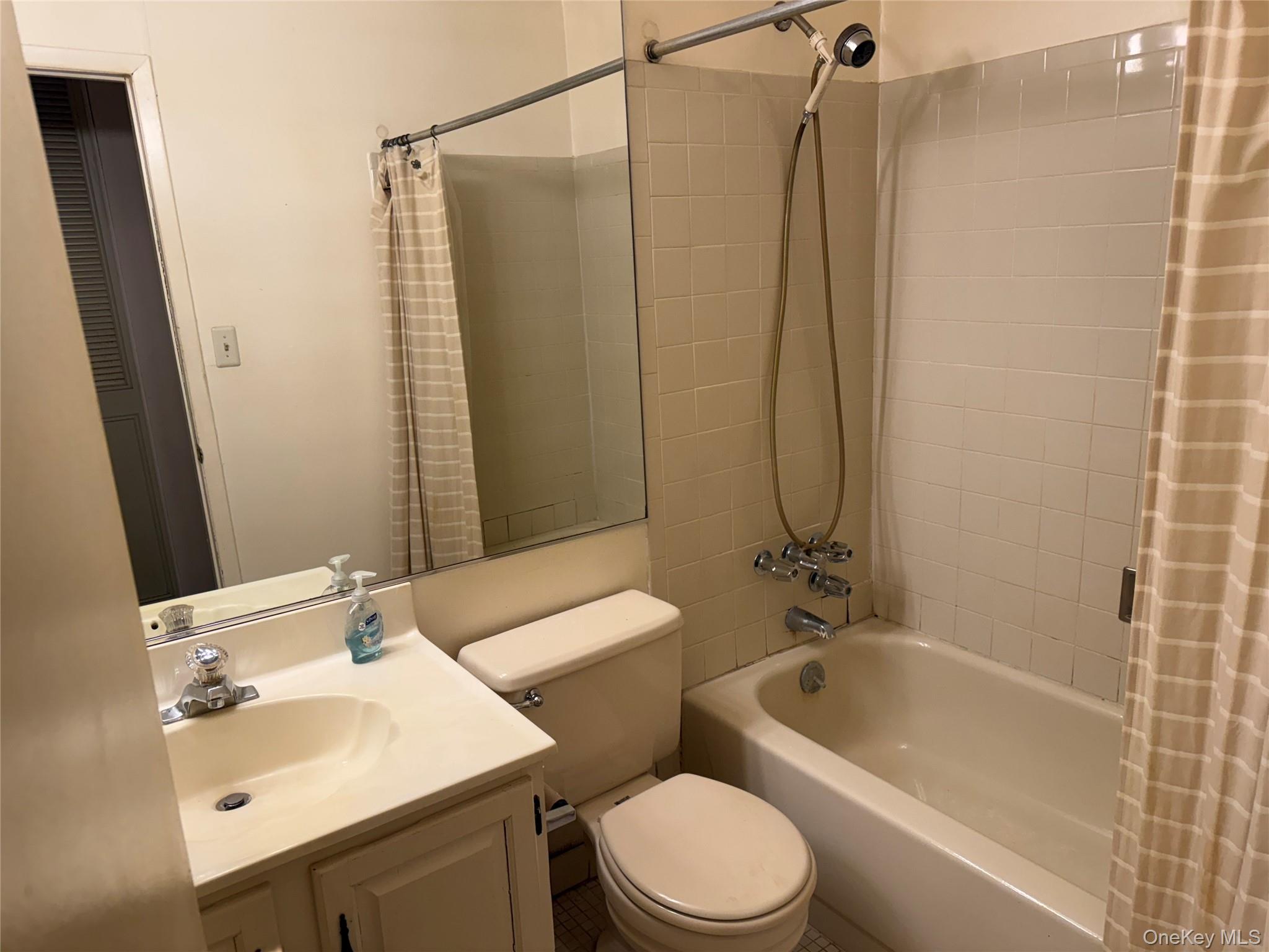 #10 photo, 341 Woodland Court, Coram , NY 11727