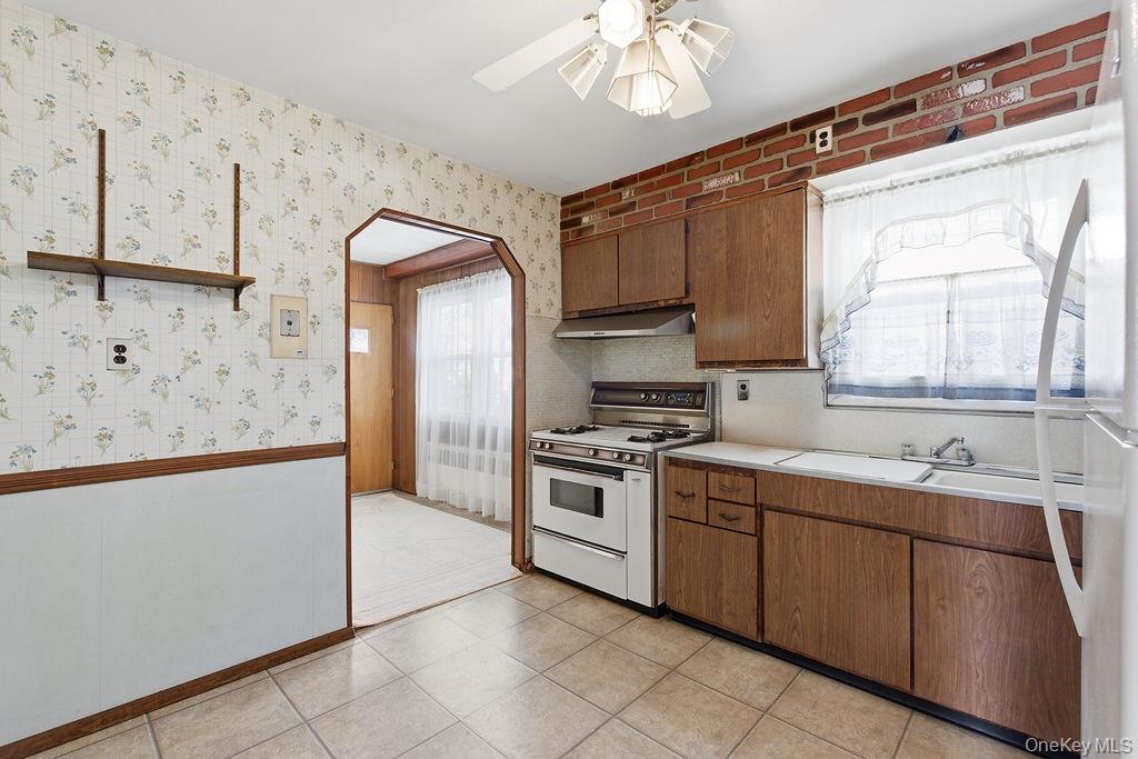 #9 photo, 157-49 84th Street, कुईंस Howard Beach , NY 11414