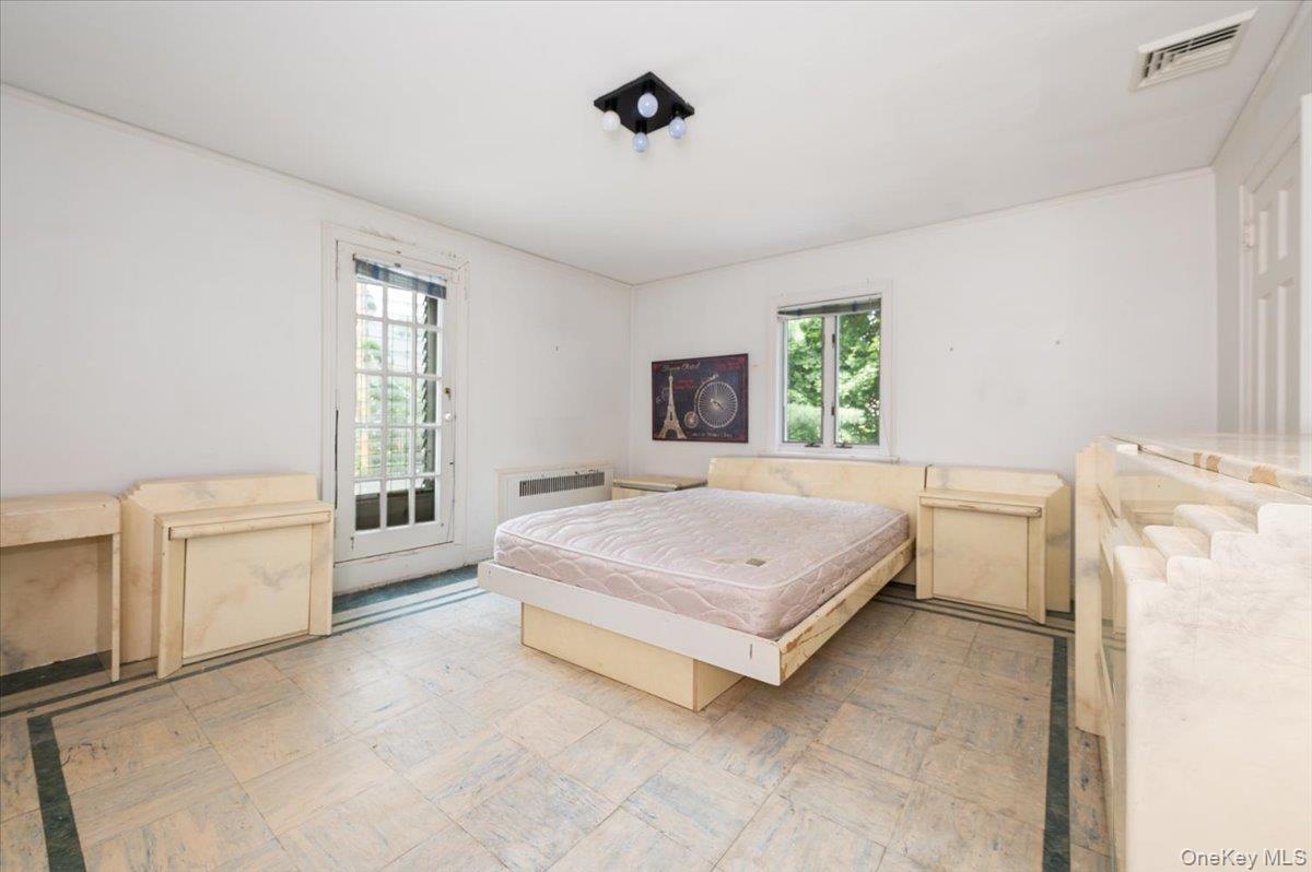 #17 photo, 1 Parkside Drive, Great Neck , NY 11021