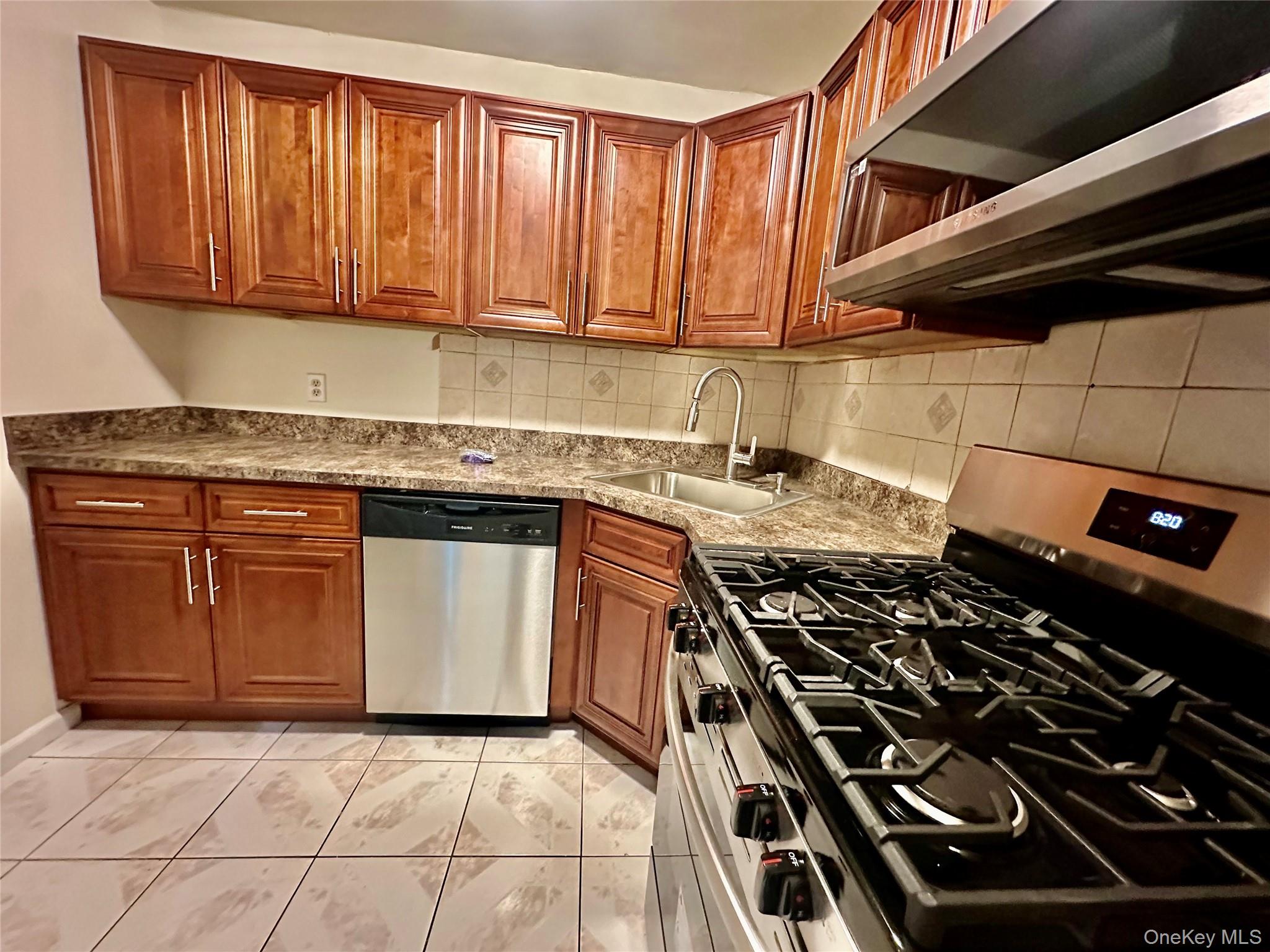 #4 photo, 255-08 148th Avenue, কুইন্‌স Rosedale , NY 11422