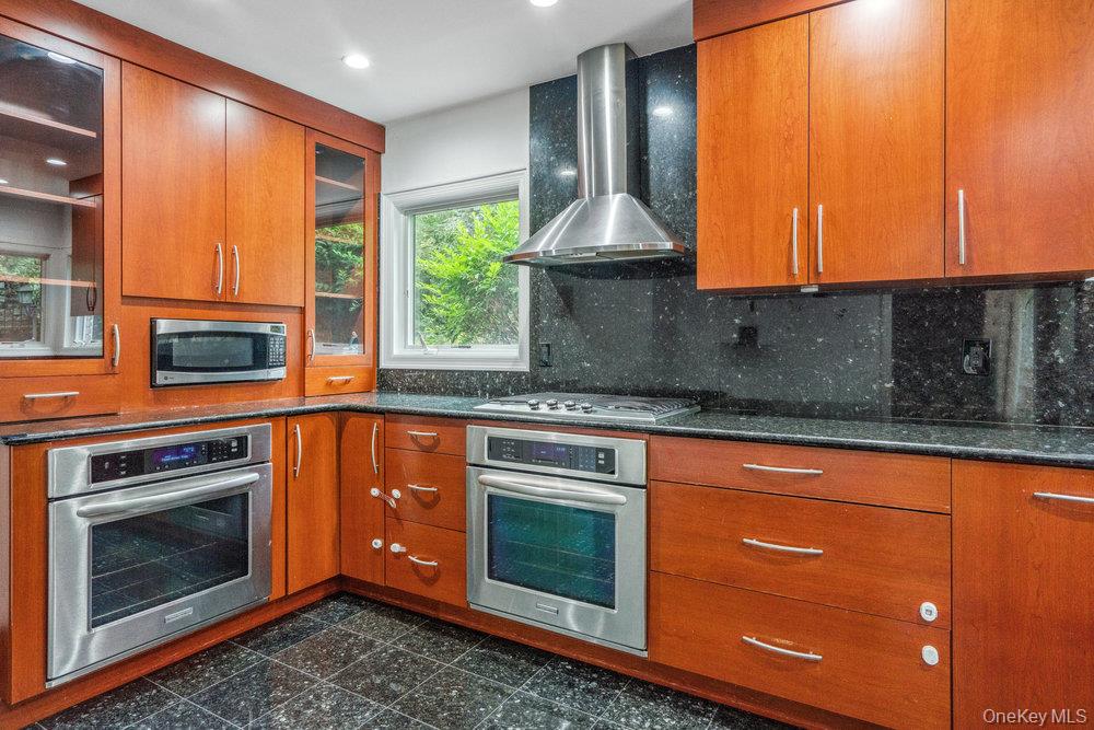 #16 photo, Port Washington, Port Washington , NY 11050