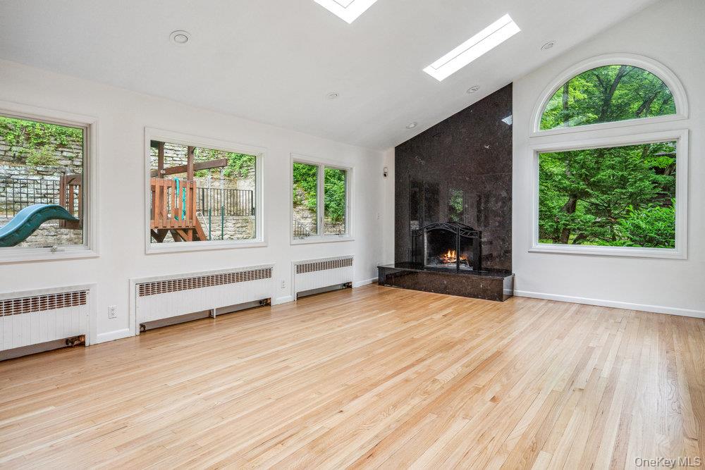 #9 photo, Port Washington, Port Washington , NY 11050