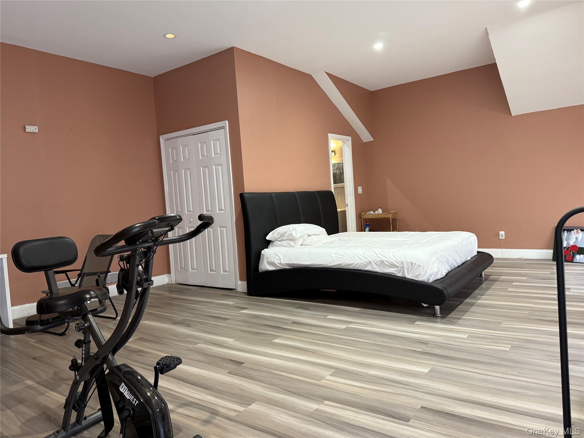 #13 photo, 260 Hutchinson Boulevard, 뉴욕주 Mount Vernon , NY 10552