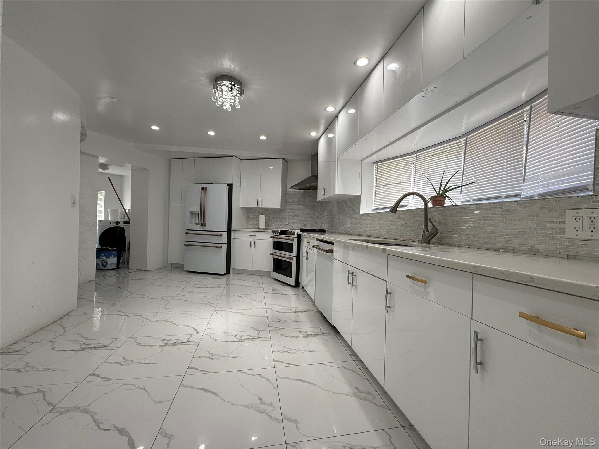 #3 photo, 260 Hutchinson Boulevard, 뉴욕주 Mount Vernon , NY 10552