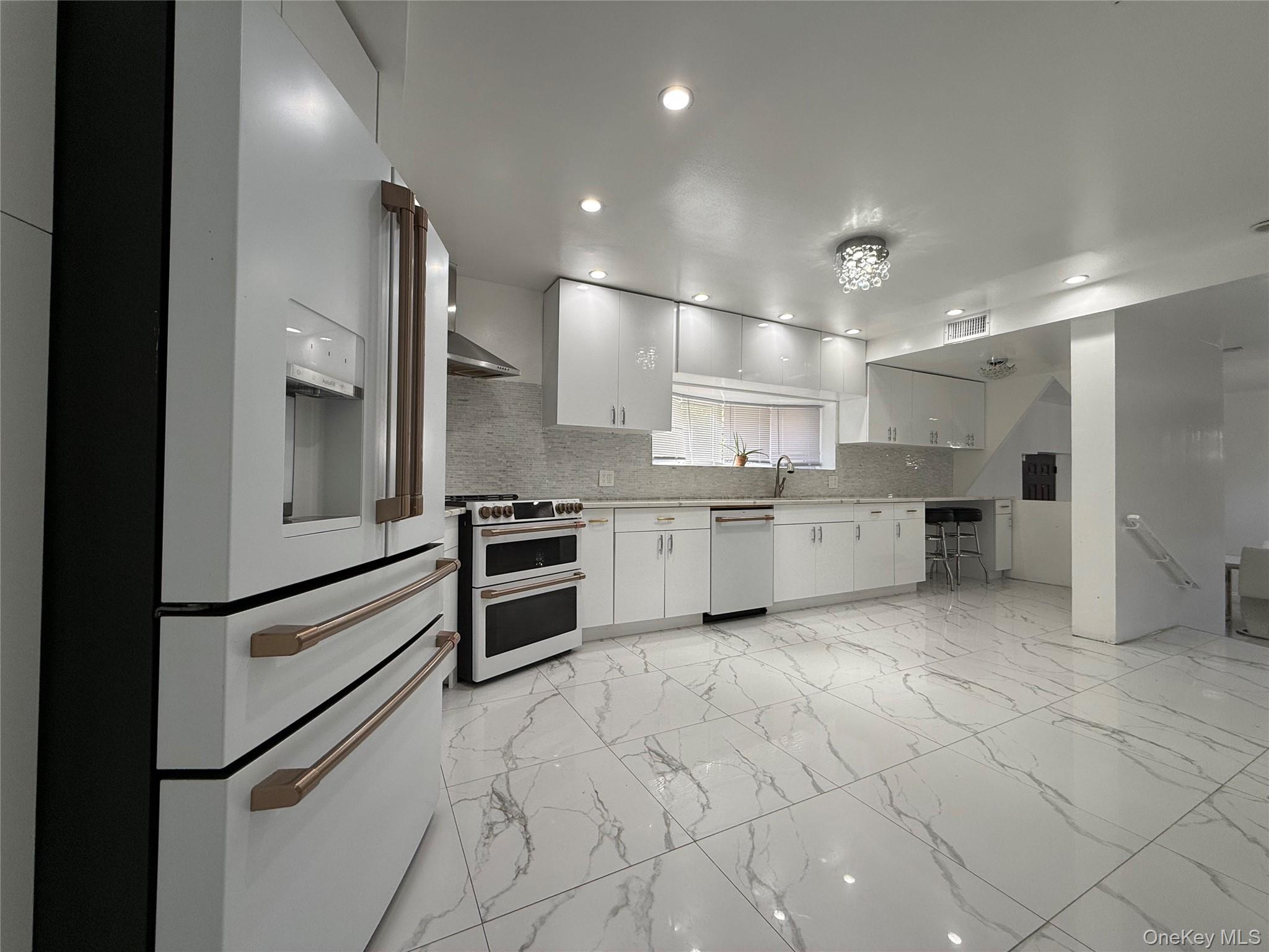 #6 photo, 260 Hutchinson Boulevard, 뉴욕주 Mount Vernon , NY 10552