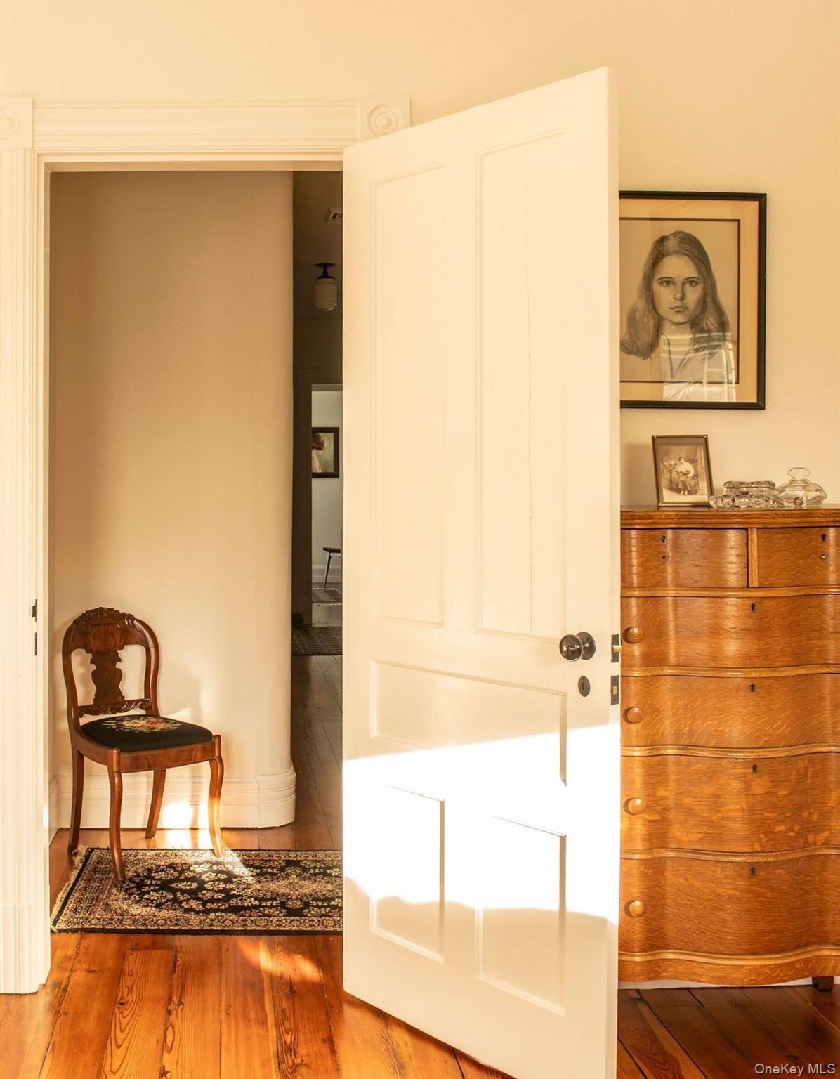 #17 photo, 446 E Allen Street, 뉴욕주 Hudson , NY 12534