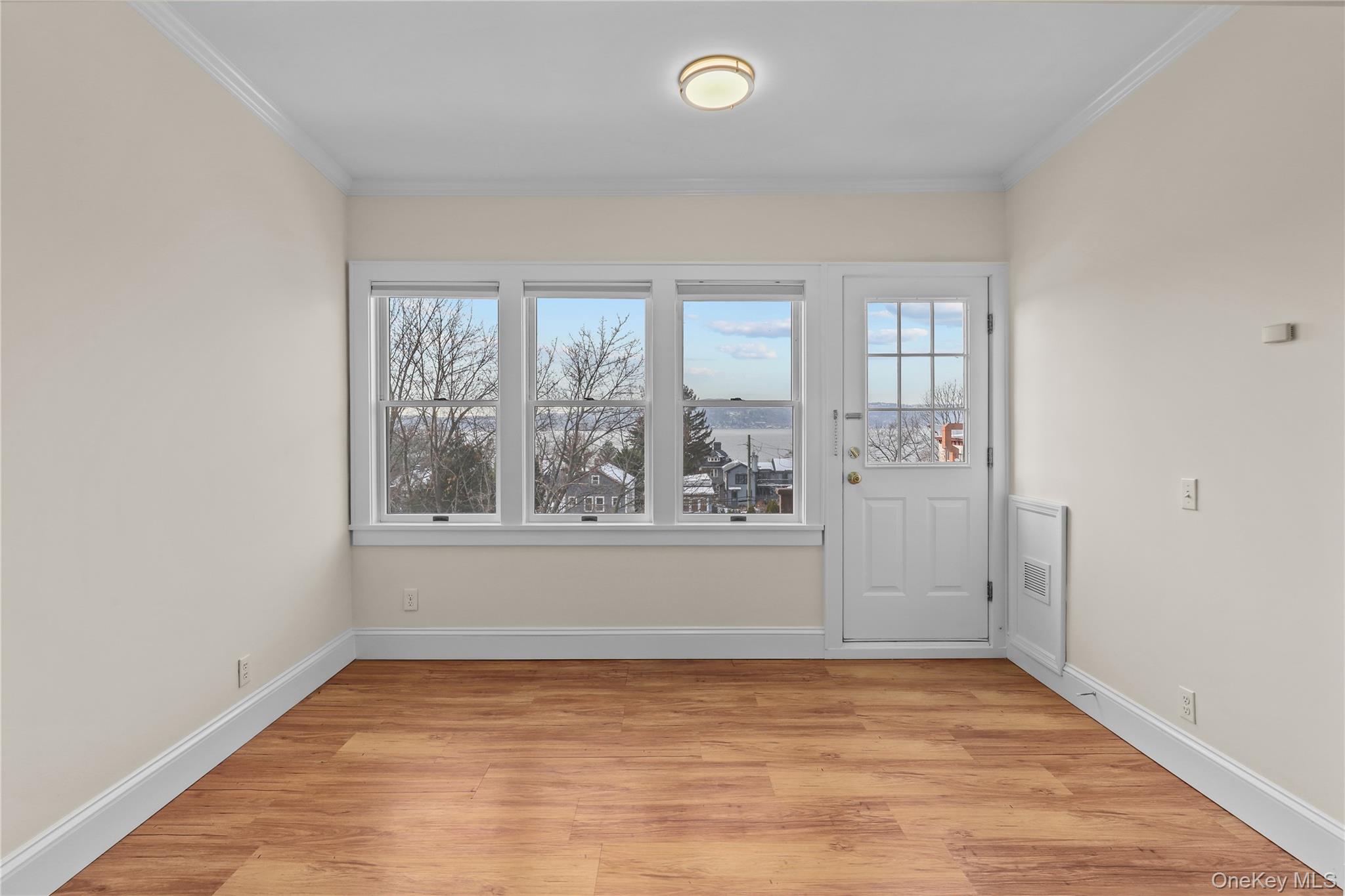 #2 photo, 10 S Eckar Street, Irvington , NY 10533