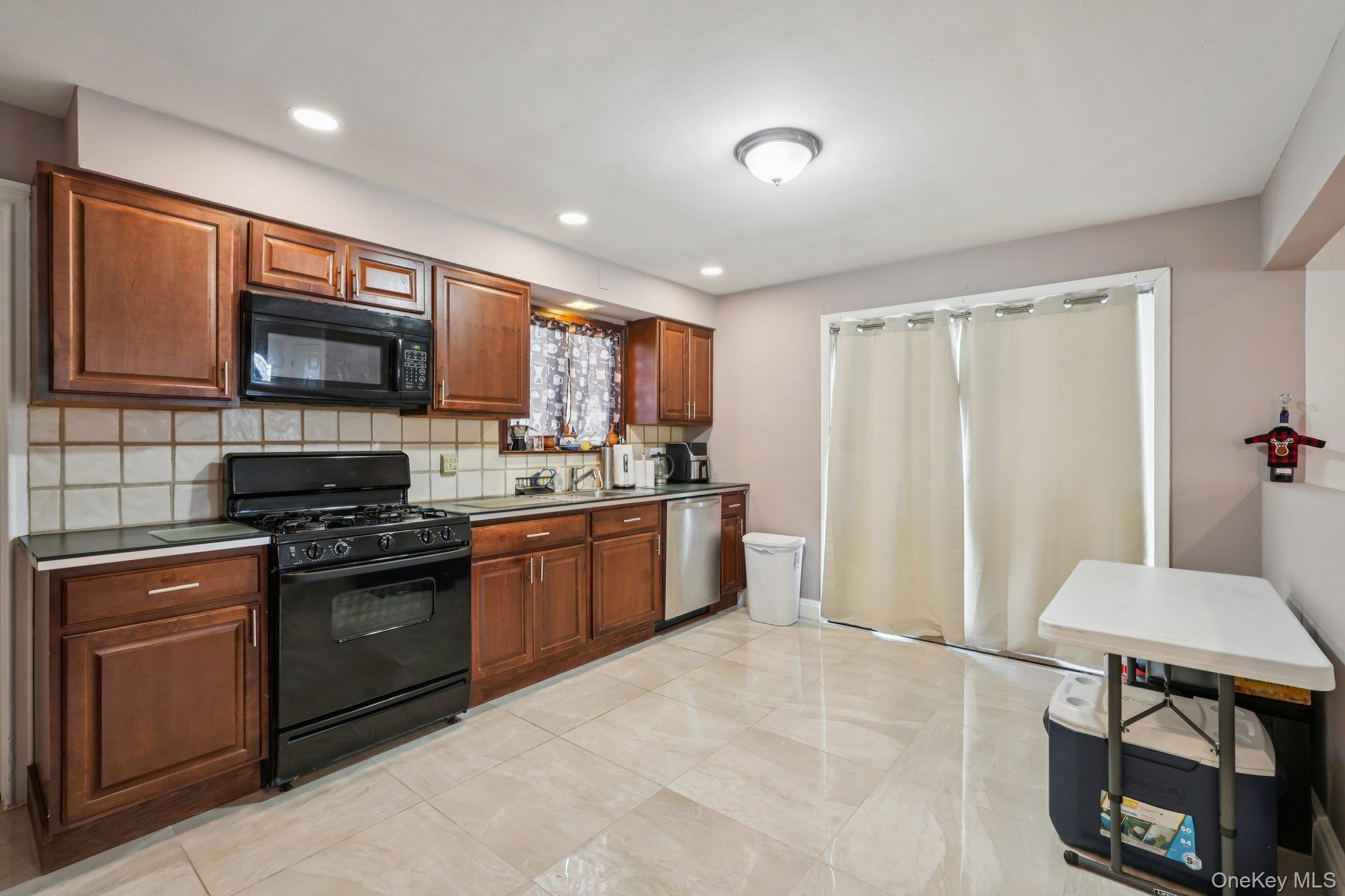 #10 photo, 19 Tanneyanns Lane, West Haverstraw , NY 10993