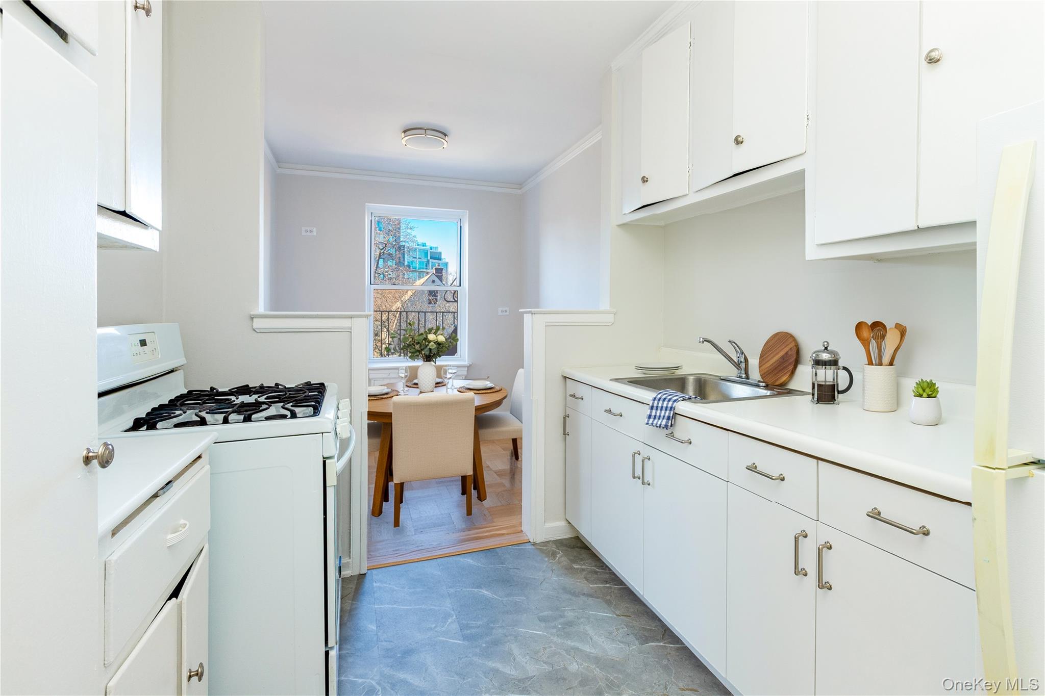 #4 photo, 474 W 238th Street, Bronx , NY 10463