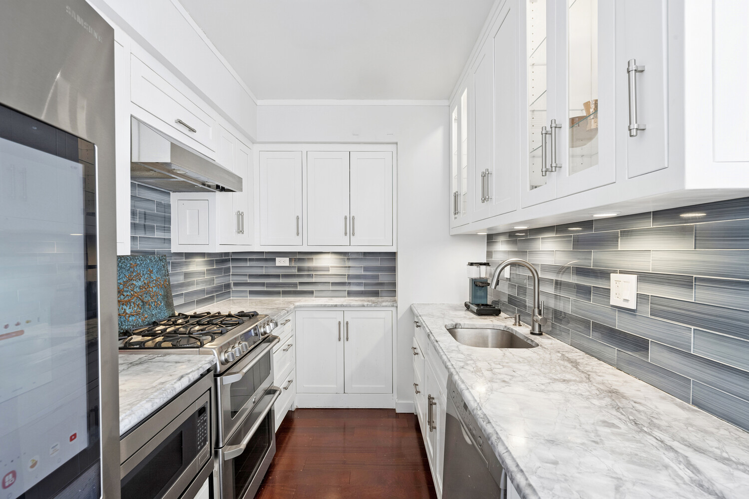 #12 photo, 870 UNITED NATIONS Plaza, Beekman , NY 10017