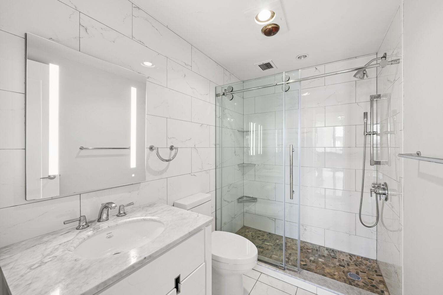 #4 photo, 870 UNITED NATIONS Plaza, Beekman , NY 10017