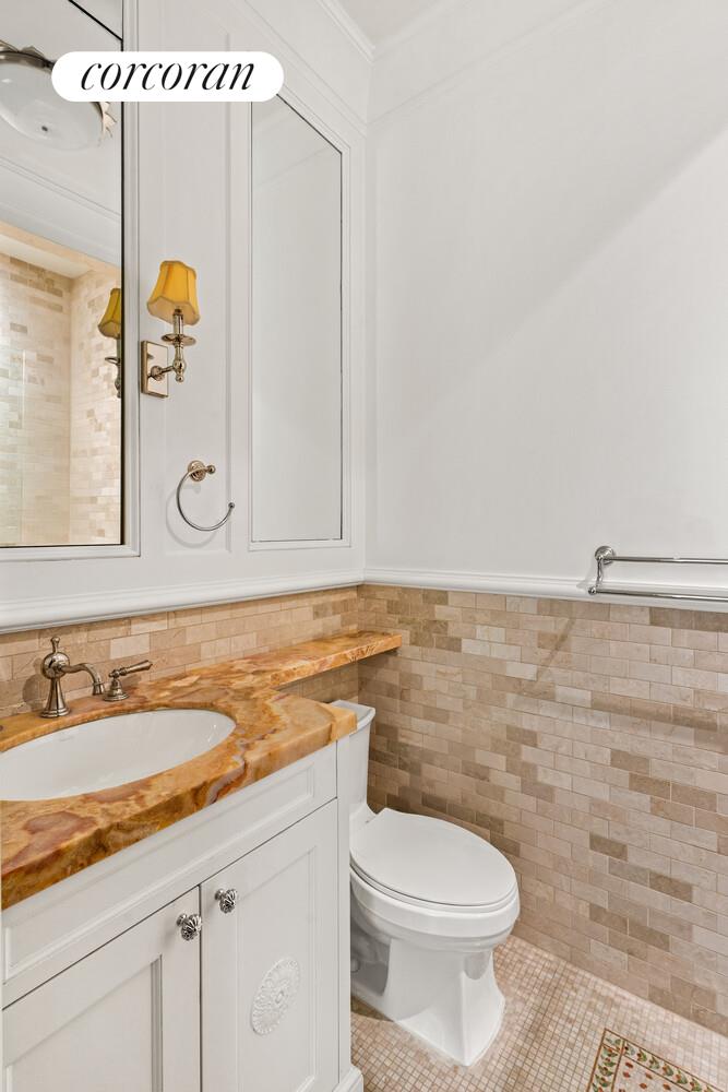 #19 photo, 123 E 71ST Street, 맨해튼 Lenox Hill , NY 10021