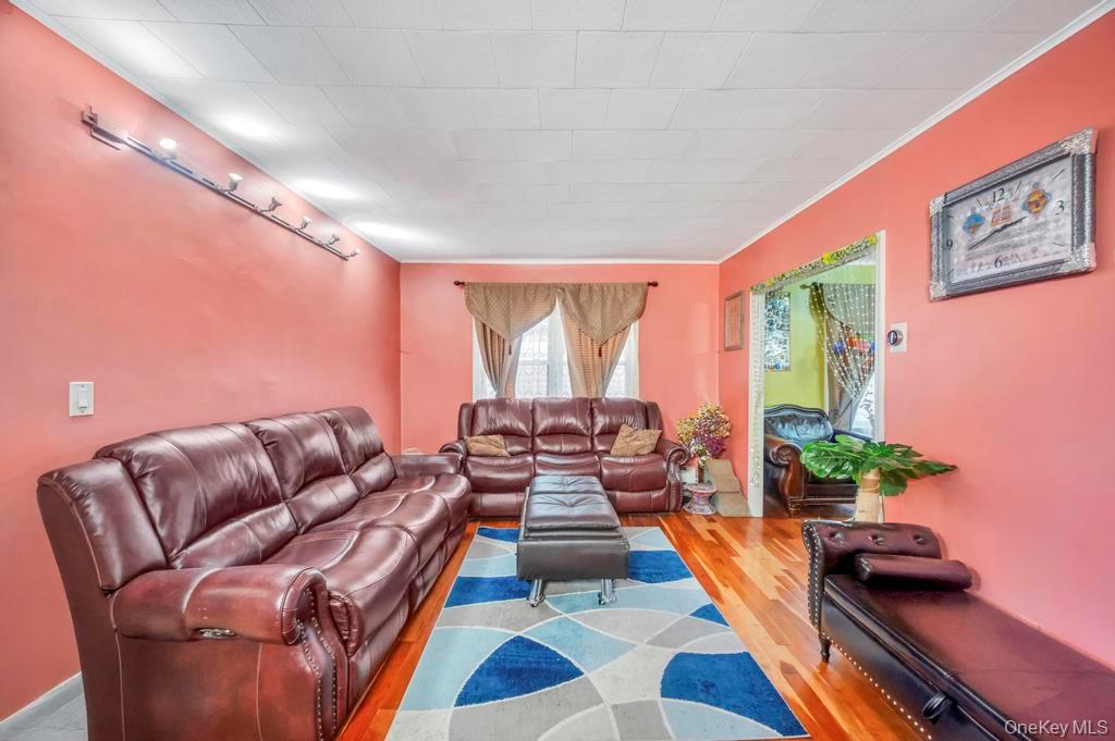 #4 photo, 8108 164th Place, 皇后区 Jamaica , NY 11432