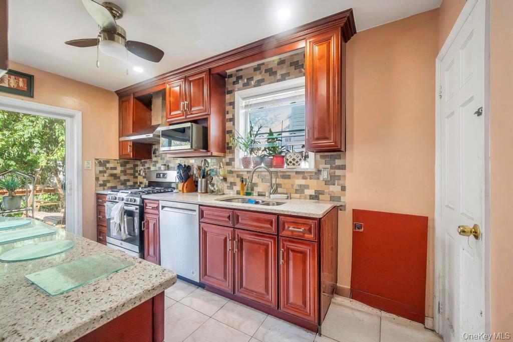 #6 photo, 8108 164th Place, 皇后区 Jamaica , NY 11432