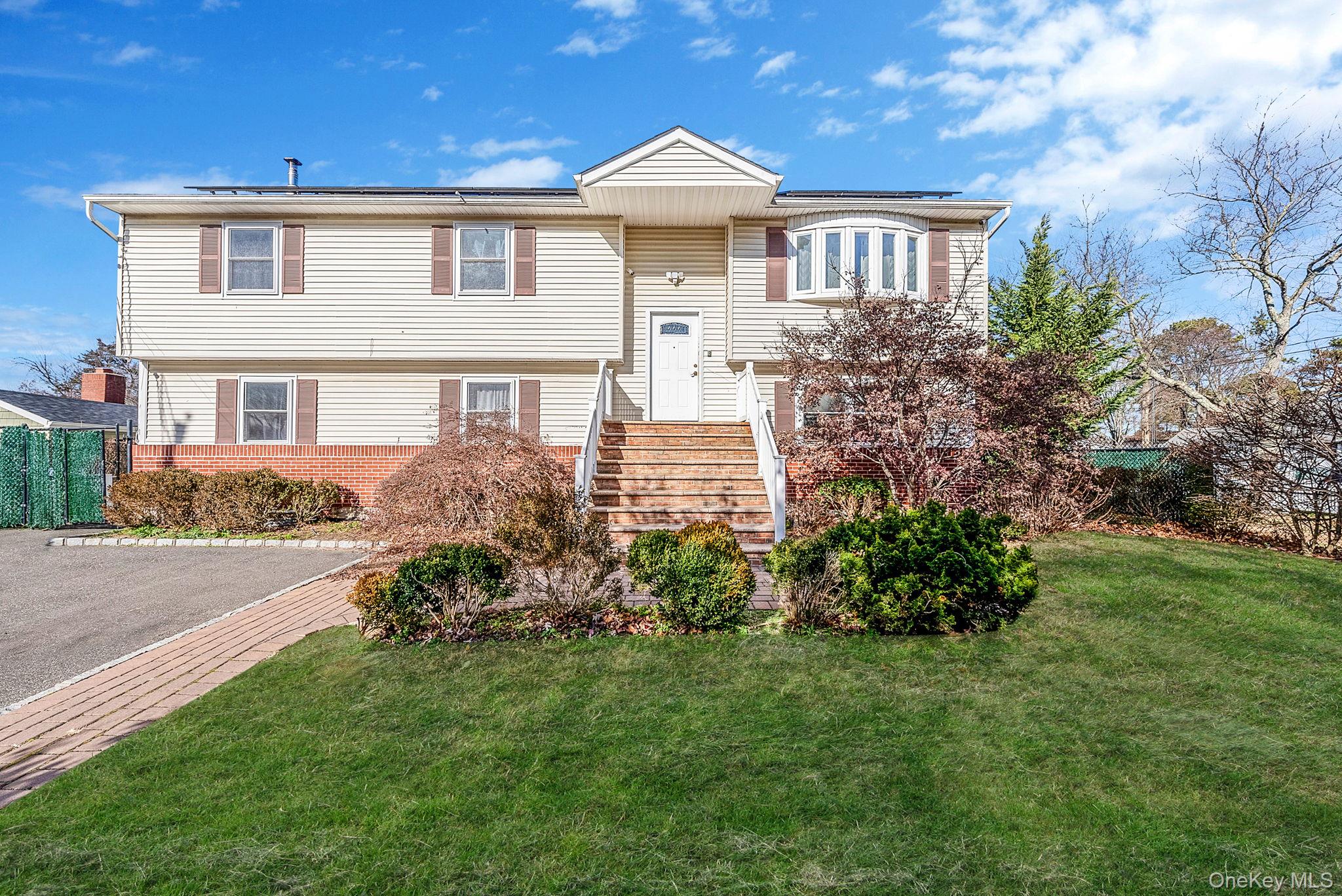 #1 photo, 47 Levey Boulevard, מחוז סאפוק Wyandanch , NY 11798