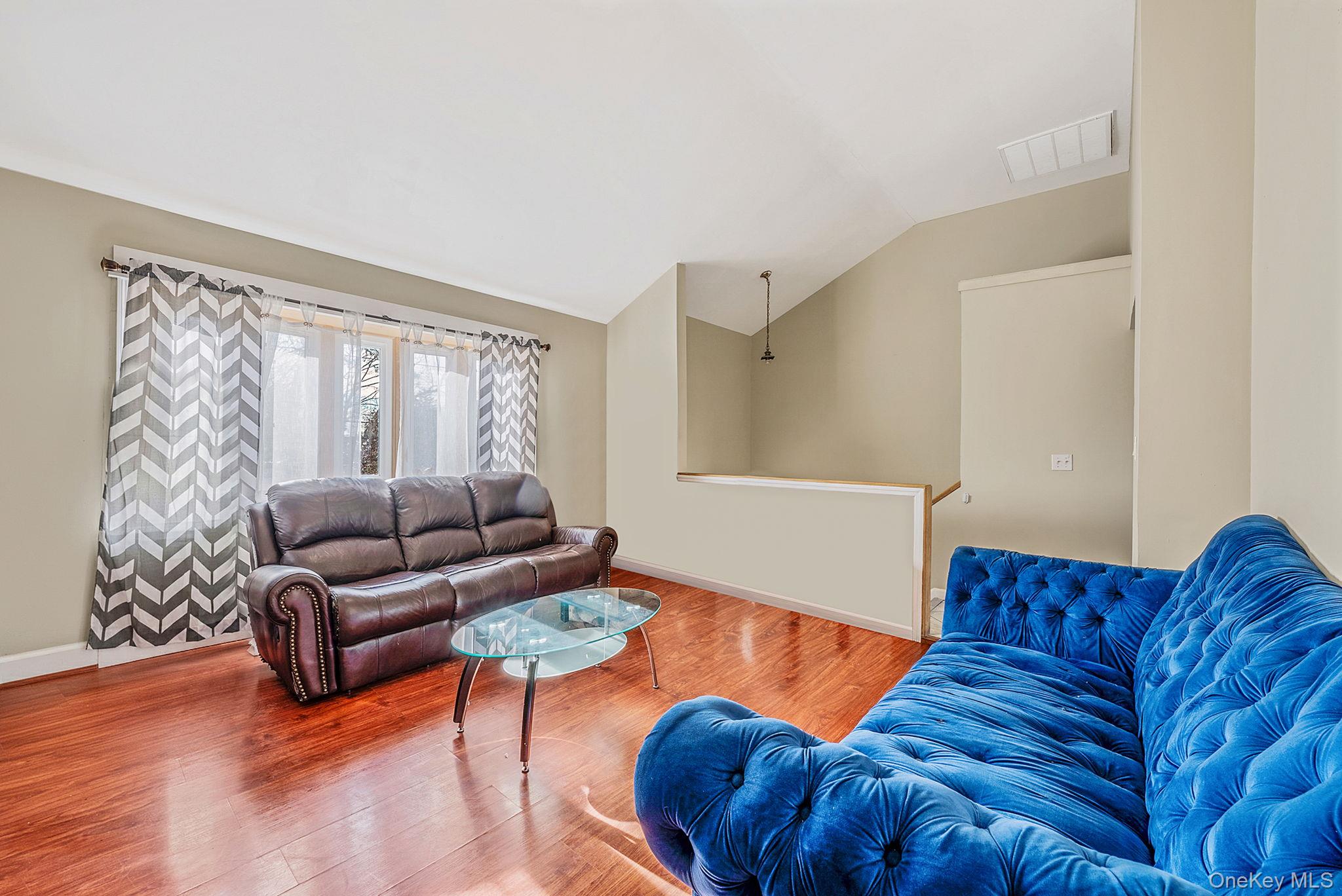 #3 photo, 47 Levey Boulevard, מחוז סאפוק Wyandanch , NY 11798