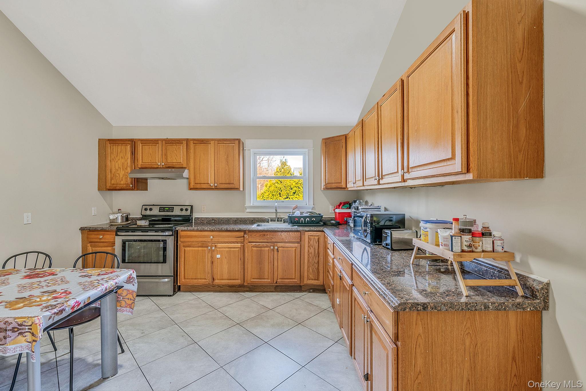 #4 photo, 47 Levey Boulevard, מחוז סאפוק Wyandanch , NY 11798