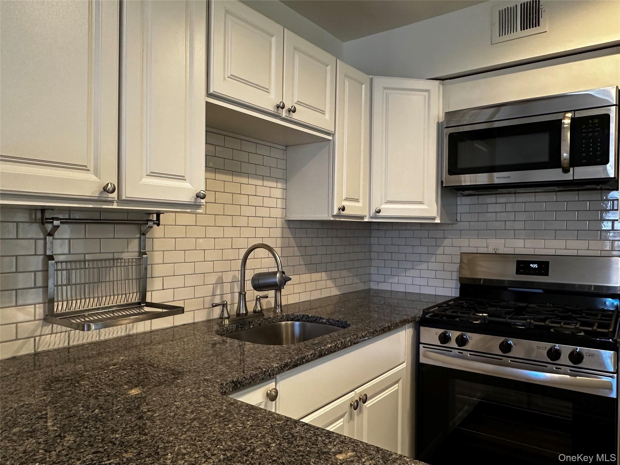 #3 photo, 67 Bailey Court, Middle Island , NY 11953