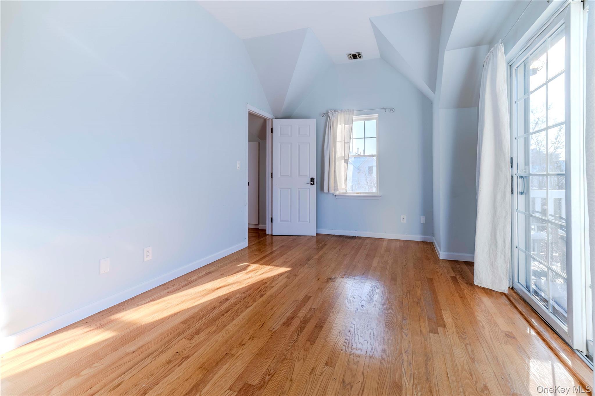 #14 photo, 16823 Powells Cove Boulevard, 皇后区 Beechhurst , NY 11357