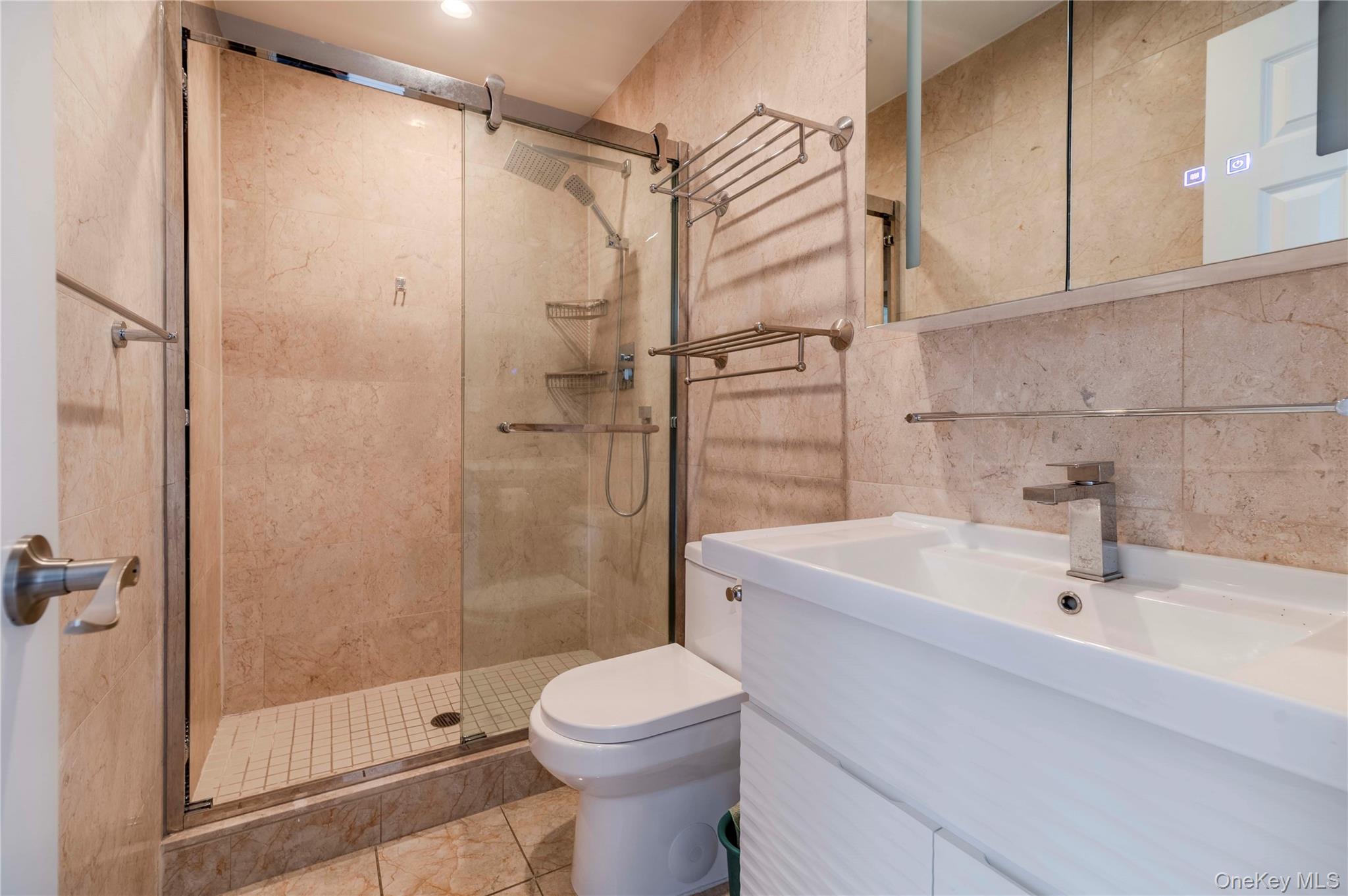 #15 photo, 16823 Powells Cove Boulevard, 皇后区 Beechhurst , NY 11357