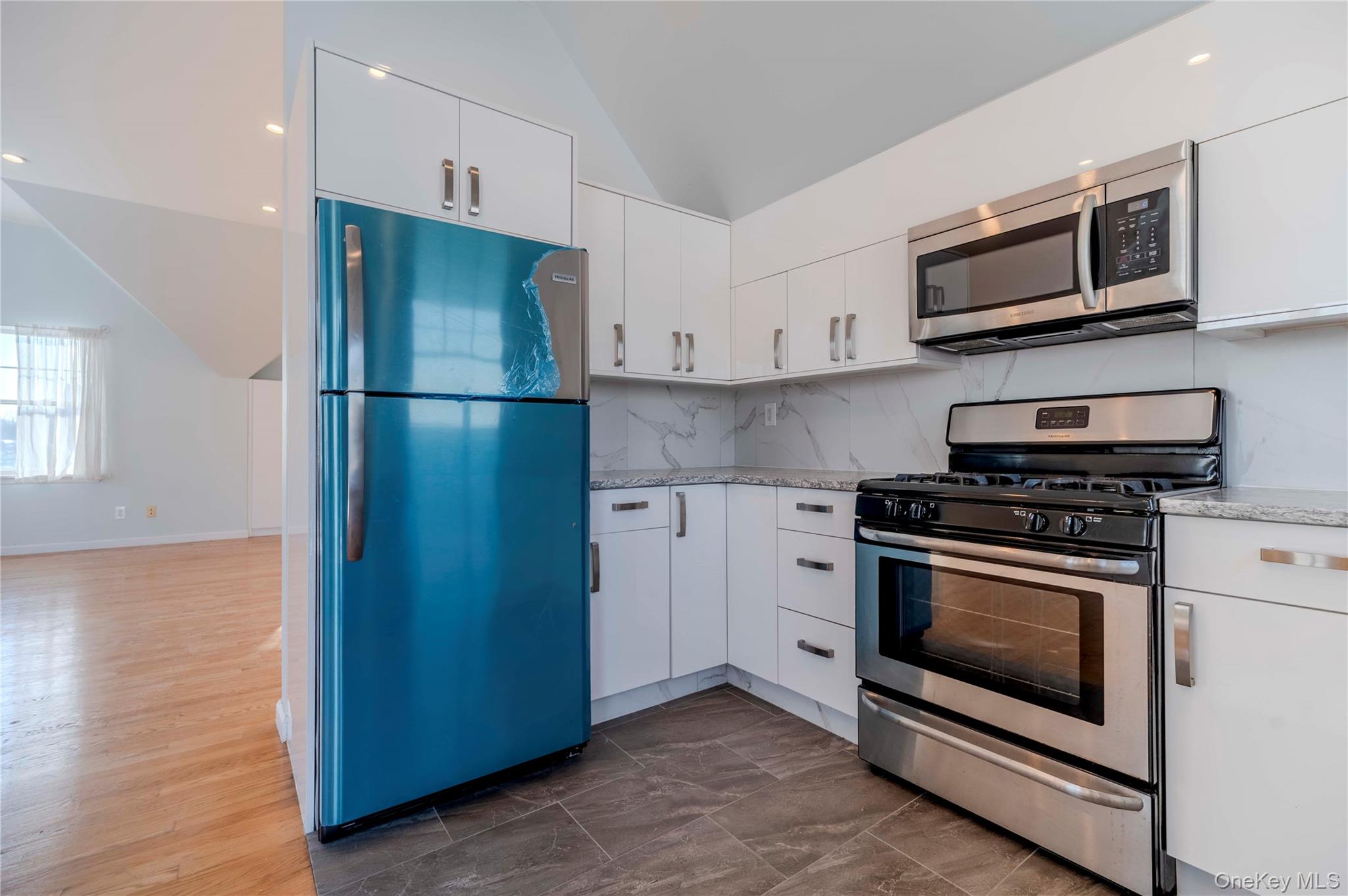 #4 photo, 16823 Powells Cove Boulevard, 皇后区 Beechhurst , NY 11357