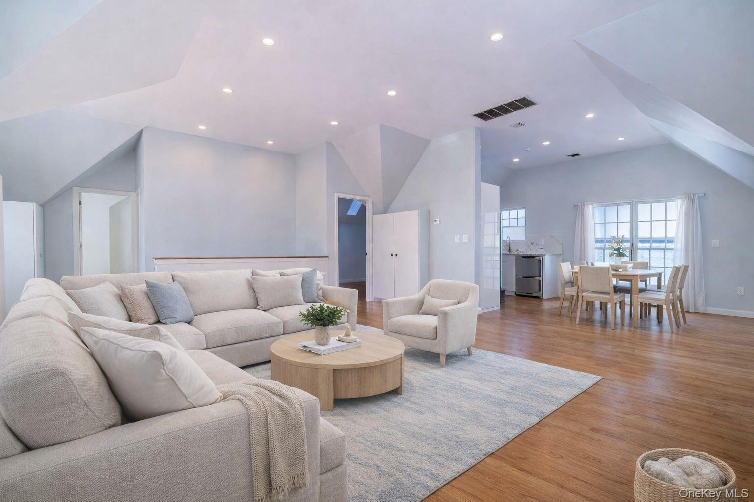 #7 photo, 16823 Powells Cove Boulevard, 皇后区 Beechhurst , NY 11357