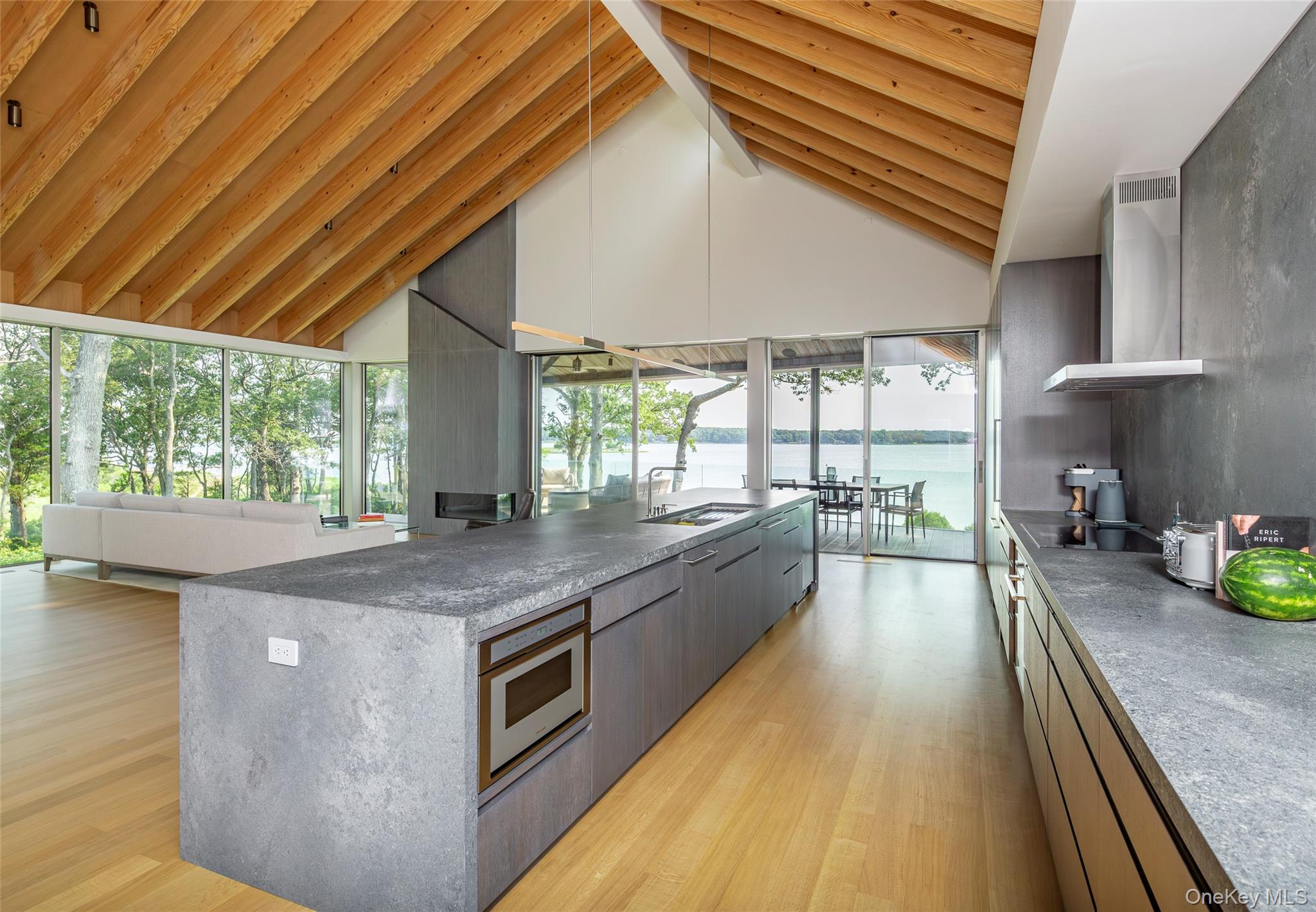 #13 photo, 47L S Ferry Road, 东长岛 Shelter Island , NY 11964