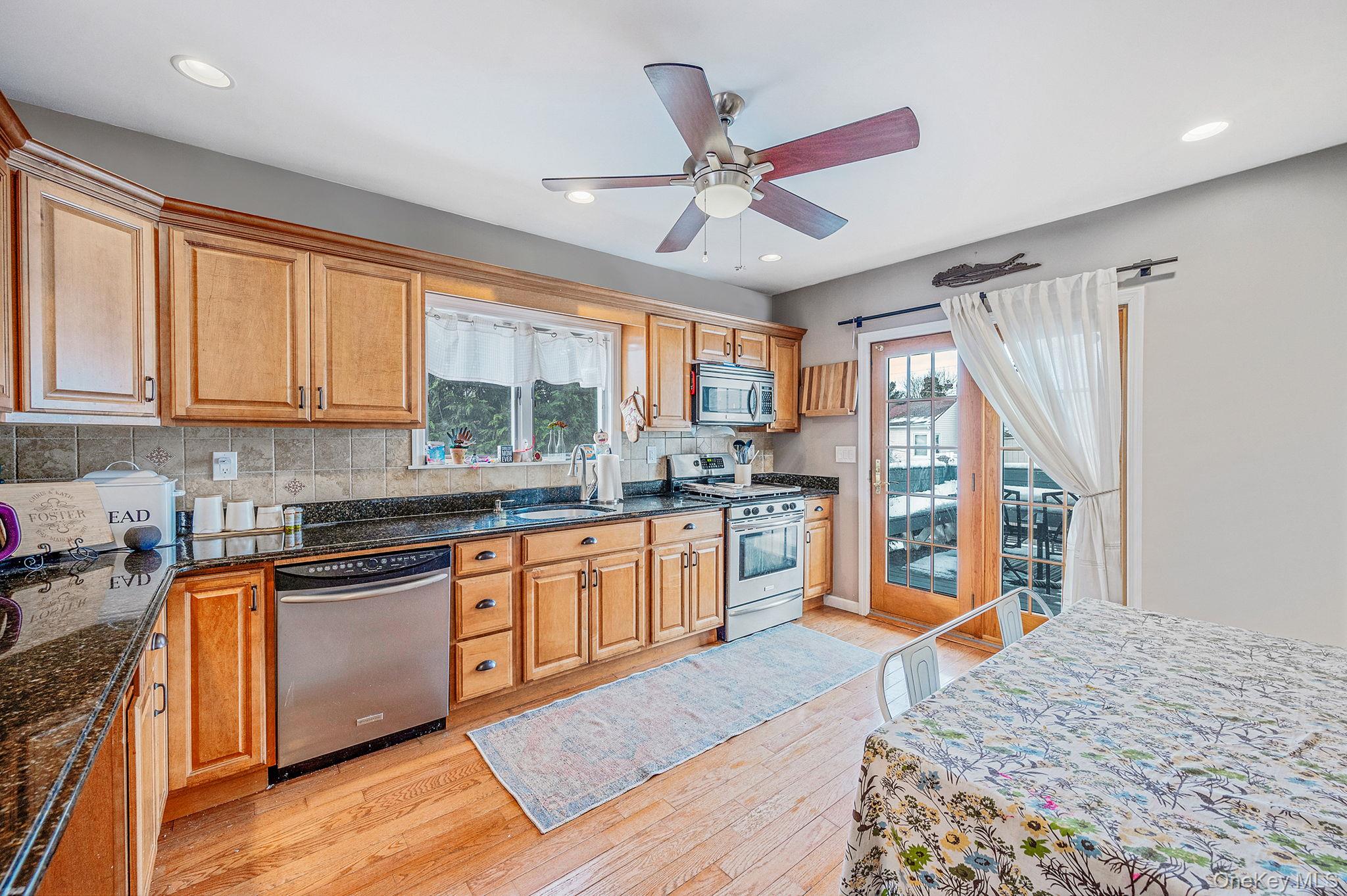 #10 photo, 1560 A Street, 東長島 West Babylon , NY 11704