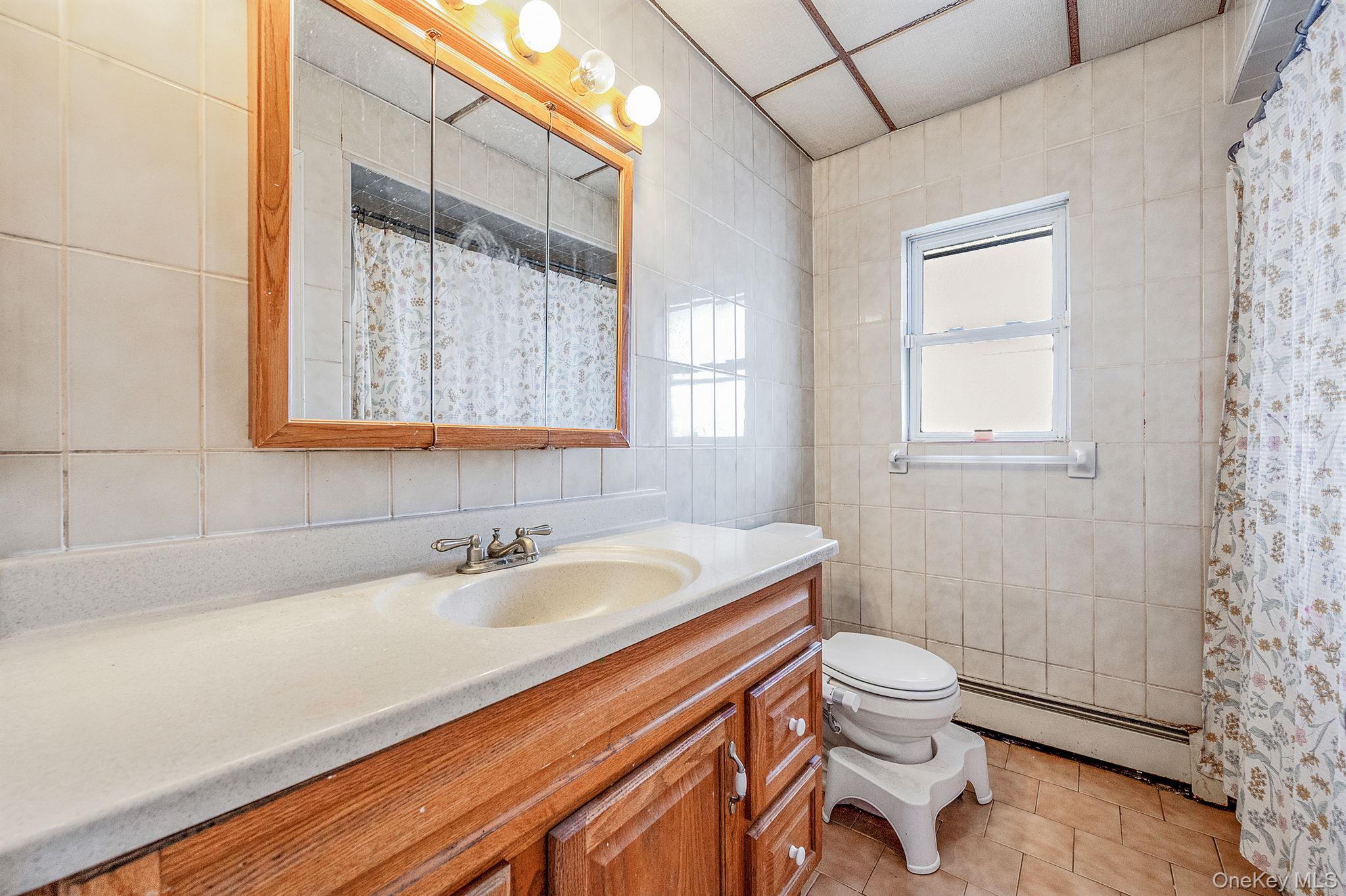 #14 photo, 1560 A Street, 東長島 West Babylon , NY 11704