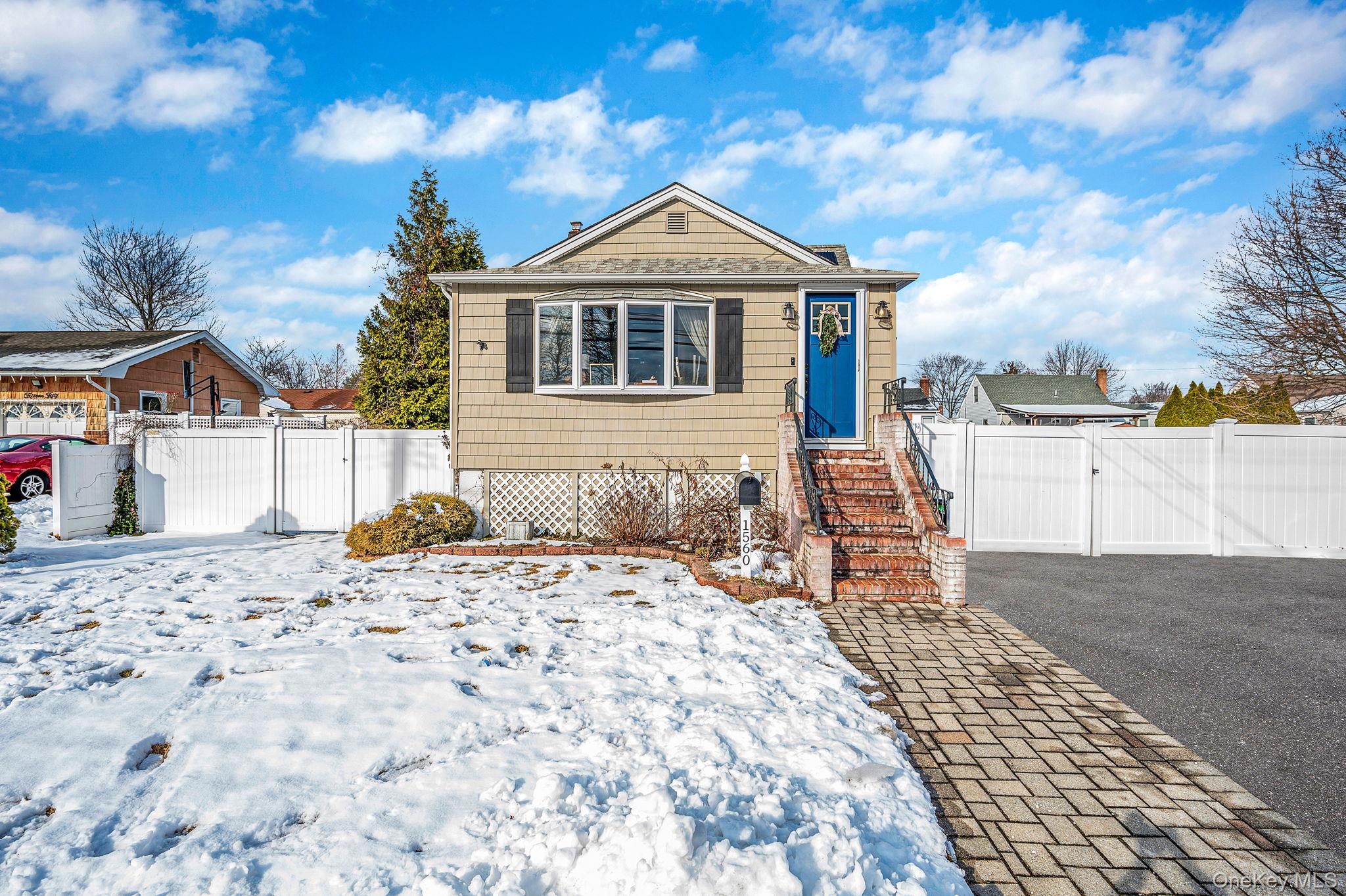 #2 photo, 1560 A Street, 東長島 West Babylon , NY 11704