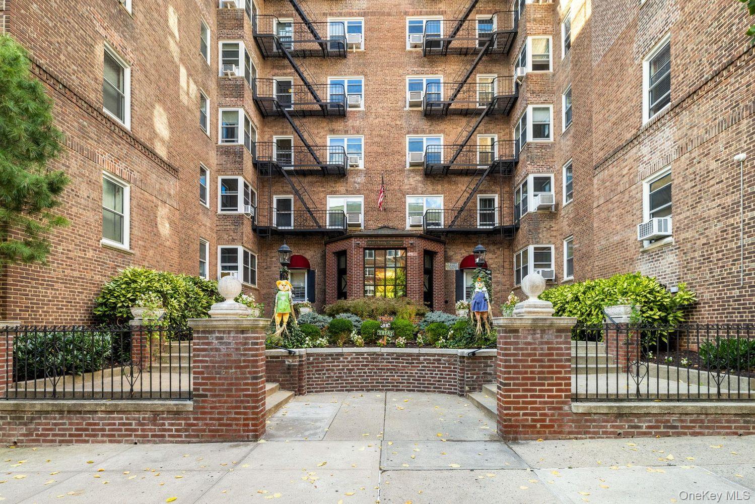 #12 photo, 99-45 67 Road, 皇后区 Rego Park , NY 11374