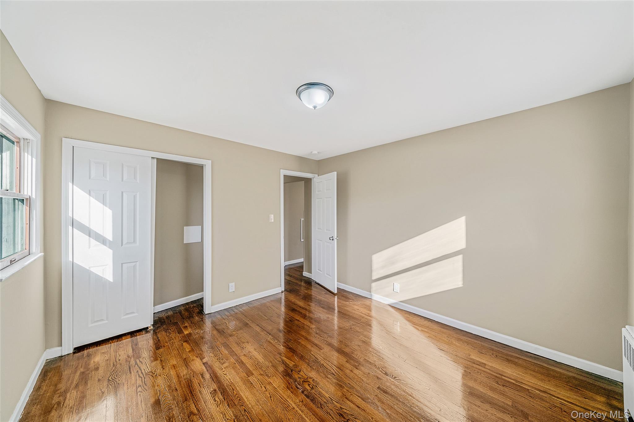 #17 photo, 266 W 16th Street, Deer Park , NY 11729